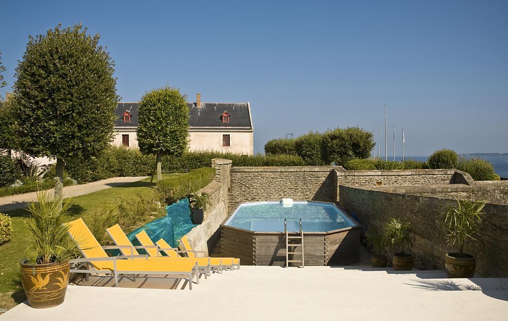 Citadelle Vauban Hotel Le Palais Esterno foto
