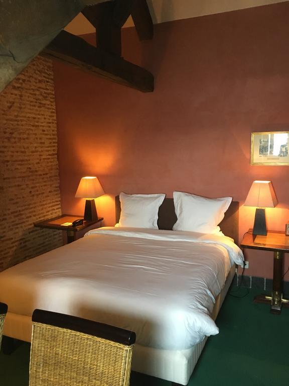 Citadelle Vauban Hotel Le Palais Esterno foto